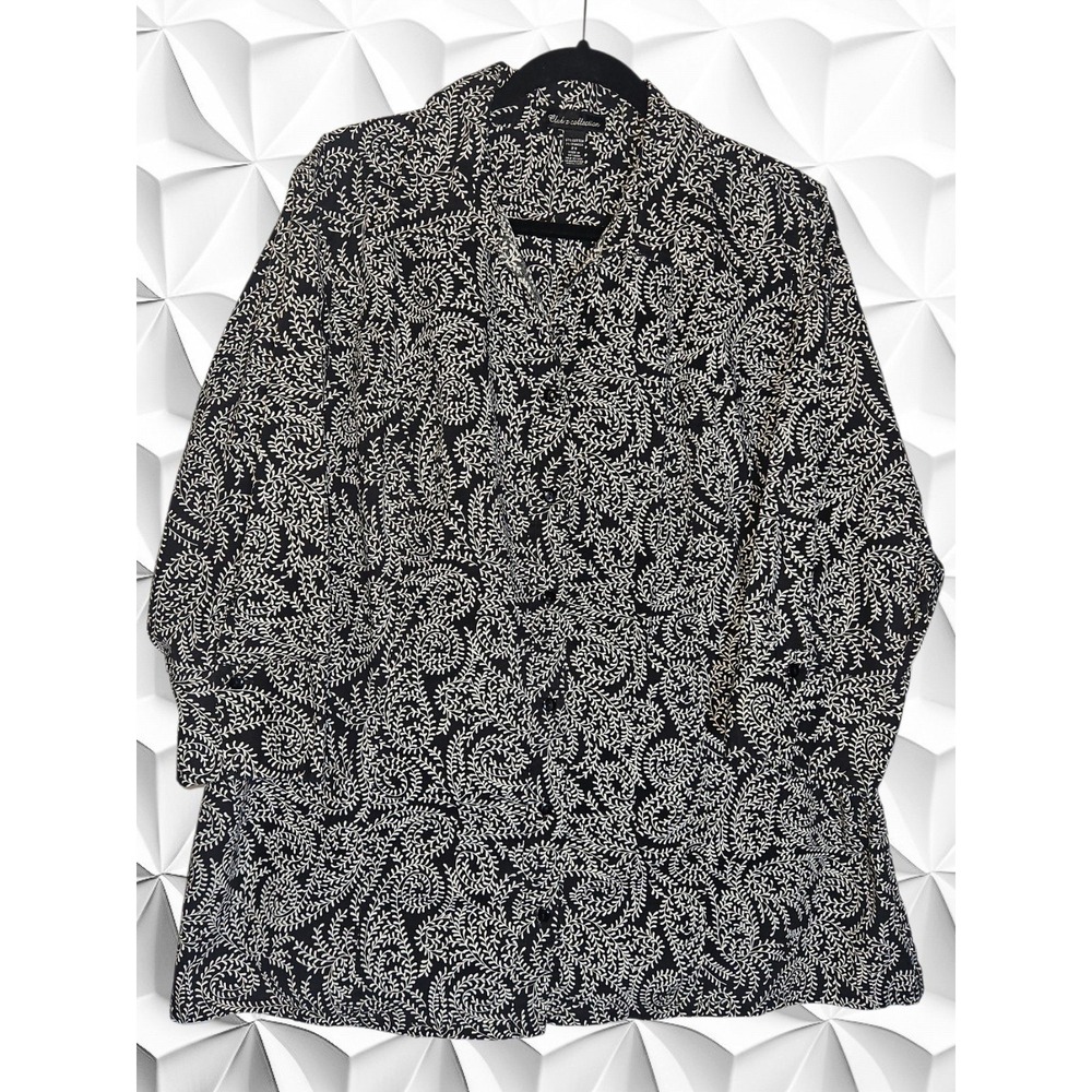 Club Z Collection Womens 2X Black White Leaf Print Button Down Shirt 3/4 Sleeve